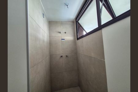 Apartamento à venda com 184m², 3 quartos e 2 vagas2º Banheiro do Quarto 1