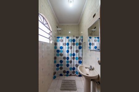 Casa à venda com 154m², 2 quartos e 2 vagasBanheiro 