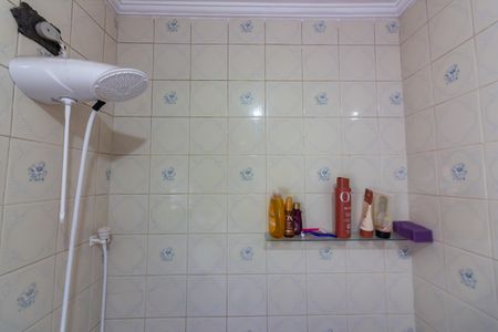 Casa à venda com 154m², 2 quartos e 2 vagasBanheiro 