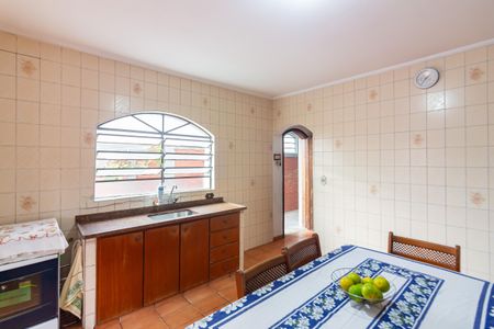 Casa à venda com 154m², 2 quartos e 2 vagasCozinha 