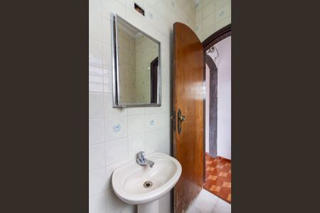 Casa à venda com 154m², 2 quartos e 2 vagasBanheiro 