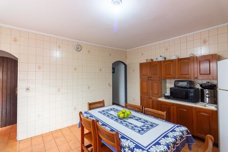Casa à venda com 154m², 2 quartos e 2 vagasCozinha 
