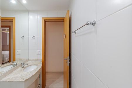Apartamento à venda com 94m², 2 quartos e 2 vagasBanheiro 