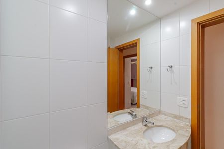Apartamento à venda com 94m², 2 quartos e 2 vagasBanheiro 