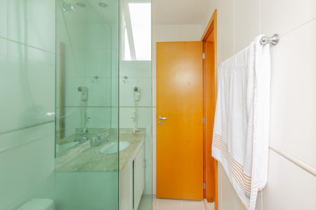 Apartamento à venda com 94m², 2 quartos e 2 vagasBanheiro da Suíte