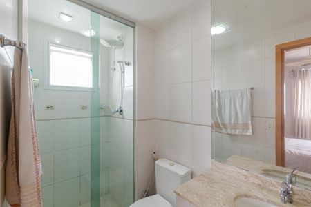 Apartamento à venda com 94m², 2 quartos e 2 vagasBanheiro da Suíte