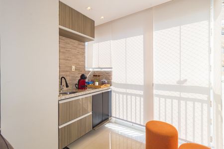 Apartamento à venda com 55m², 2 quartos e 1 vaga Apartamento à venda com 55m², 2 quartos e 1 vagaVaranda