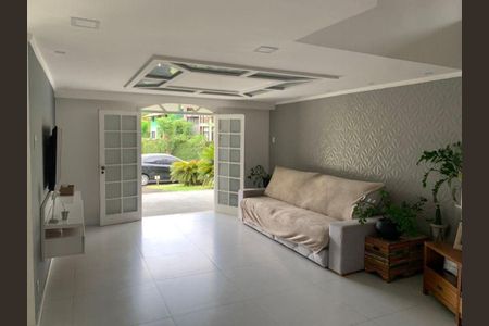 Casa à venda com 4 quartos, 220m² em Piratininga, Niterói