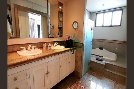 Casa à venda com 460m², 4 quartos e 4 vagas