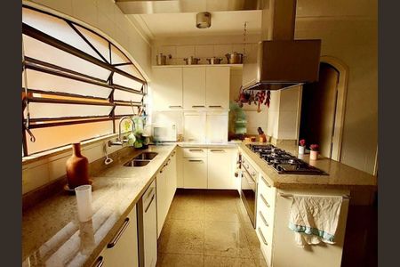Casa à venda com 460m², 4 quartos e 4 vagas