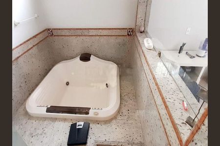 Casa à venda com 460m², 4 quartos e 4 vagas