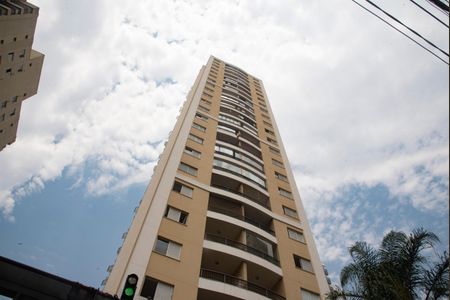Apartamento à venda com 60m², 2 quartos e 1 vaga Apartamento à venda com 60m², 2 quartos e 1 vagaFachada