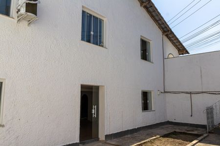 Casa para alugar com 90m², 2 quartos e 1 vagaQuintal