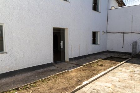 Casa para alugar com 90m², 2 quartos e 1 vagaQuintal