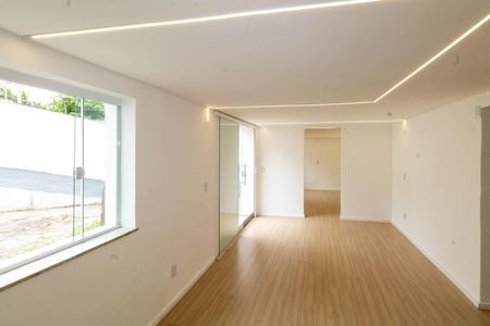 Sala de casa para alugar com 2 quartos, 90m² em Campo Grande, Rio de Janeiro