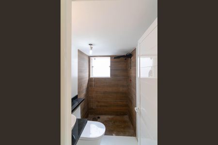 Casa para alugar com 90m², 2 quartos e 1 vaga Casa para alugar com 90m², 2 quartos e 1 vagaBanheiro