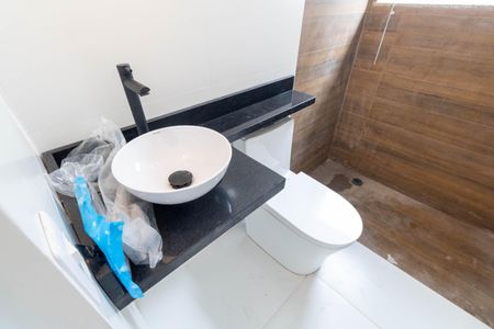 Casa para alugar com 90m², 2 quartos e 1 vaga Casa para alugar com 90m², 2 quartos e 1 vagaBanheiro