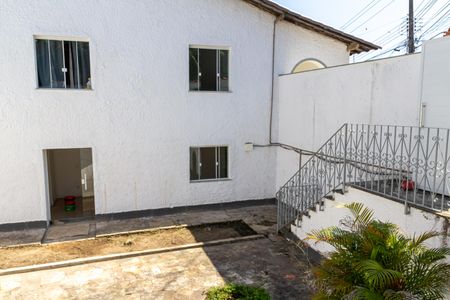 Casa para alugar com 90m², 2 quartos e 1 vagaQuintal