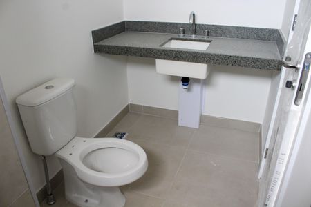 Apartamento à venda com 184m², 3 quartos e 2 vagasBanheiro da Suíte 2