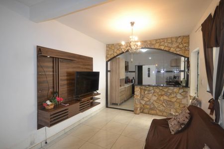 Casa para alugar com 6m², 2 quartos e sem vaga Casa para alugar com 6m², 2 quartos e sem vagaSala