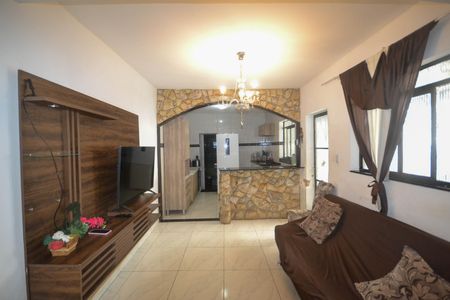 Casa para alugar com 6m², 2 quartos e sem vaga Casa para alugar com 6m², 2 quartos e sem vagaSala