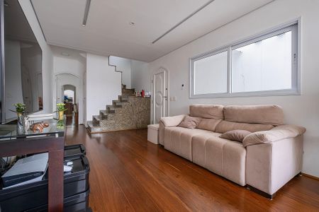 Casa à venda com 170m², 3 quartos e 2 vagasSala