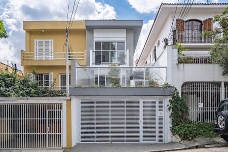 Casa à venda com 170m², 3 quartos e 2 vagasFachada
