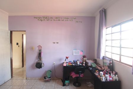 Casa à venda com 328m², 6 quartos e 3 vagasQuarto 3