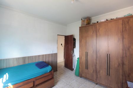 Casa à venda com 328m², 6 quartos e 3 vagasQuarto 2