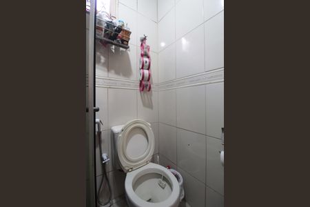 Casa à venda com 328m², 6 quartos e 3 vagasBanheiro Social 2