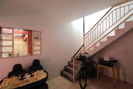 Casa à venda com 328m², 6 quartos e 3 vagasSala