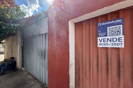 Casa à venda com 328m², 6 quartos e 3 vagas Casa à venda com 328m², 6 quartos e 3 vagasPlaquinha Instalada