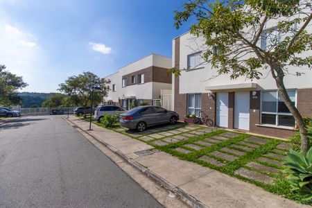 Casa de condomínio para alugar com 77m², 2 quartos e 1 vaga Casa de condomínio para alugar com 77m², 2 quartos e 1 vagaFachada