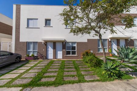 Casa de condomínio para alugar com 77m², 2 quartos e 1 vaga Casa de condomínio para alugar com 77m², 2 quartos e 1 vagaFachada