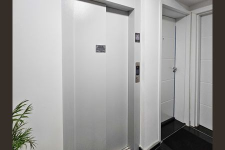 Apartamento à venda com 160m², 2 quartos e 2 vagasElevador