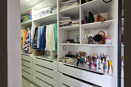 Apartamento à venda com 160m², 2 quartos e 2 vagasCloset da suíte