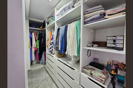 Apartamento à venda com 160m², 2 quartos e 2 vagasCloset da suíte