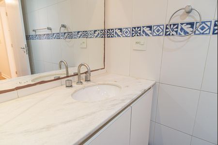 Apartamento à venda com 130m², 2 quartos e 1 vagaBanheiro 2