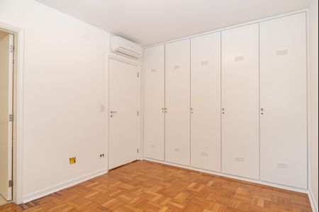 Apartamento à venda com 130m², 2 quartos e 1 vagaSuíte