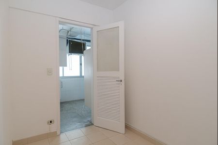 Apartamento à venda com 130m², 2 quartos e 1 vagaQuarto de Serviço