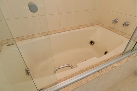 Apartamento à venda com 130m², 2 quartos e 1 vagaBanheiro da Suíte