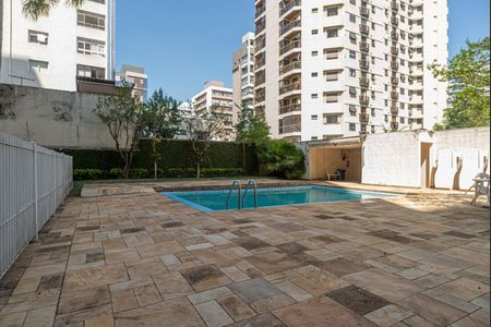 Apartamento à venda com 130m², 2 quartos e 1 vagaÁrea comum - Piscina