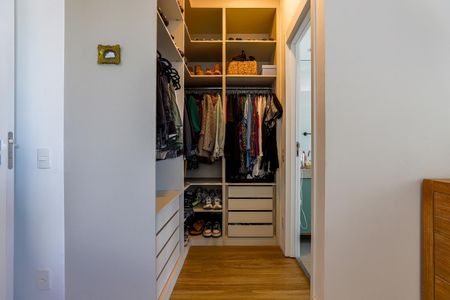 Apartamento à venda com 73m², 2 quartos e 1 vaga Apartamento à venda com 73m², 2 quartos e 1 vagaCloset