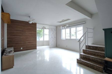 Sala de casa para alugar com 5 quartos, 300m² em Pechincha, Rio de Janeiro