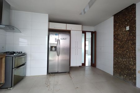 Casa para alugar com 300m², 5 quartos e 1 vagaCozinha - Armários