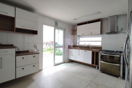 Casa para alugar com 300m², 5 quartos e 1 vagaCozinha - Armários