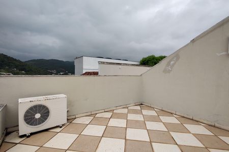Casa para alugar com 300m², 5 quartos e 1 vagaCovertura