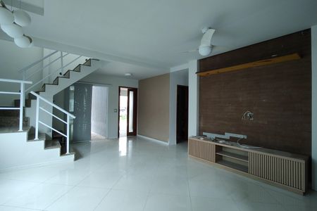 Casa para alugar com 300m², 5 quartos e 1 vagaSala