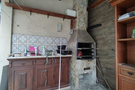 Casa para alugar com 300m², 5 quartos e 1 vagaChurrasqueira