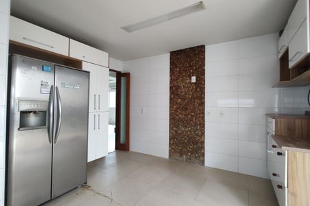 Casa para alugar com 300m², 5 quartos e 1 vagaCozinha - Armários